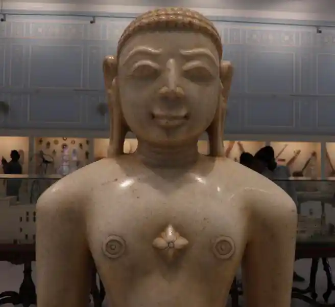 Cross on the chest of Jain Tirthankar